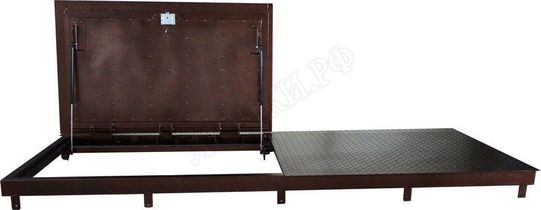 Напольный люк Дворник Уголок, нержавеющий рифленый лист, 2 створки Напольный люк Дворник Уголок, нержавеющий рифленый лист, 2 створки